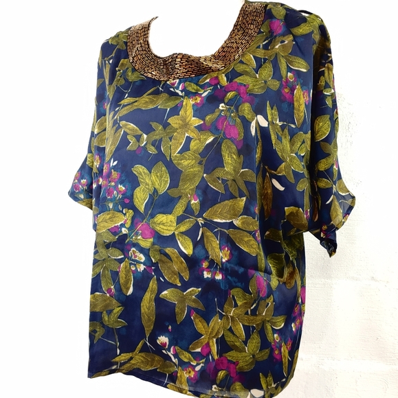 COLLECTIVE CONCEPT EMBELLISHED PULLOVER TOP (a388) - Picture 9 of 14